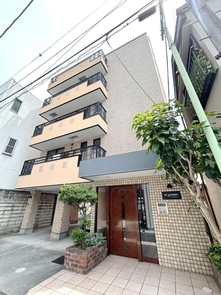 建物外観　エントランス