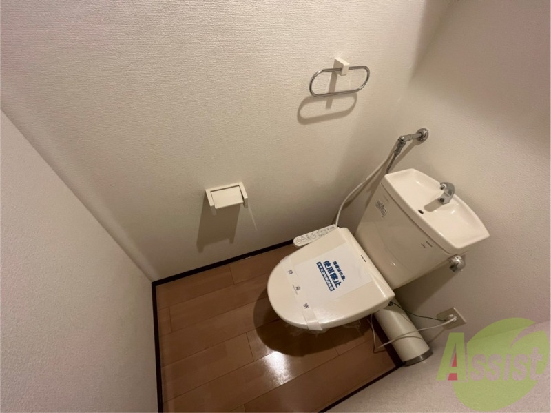 トイレ　こちらはトイレです。清潔感があり、安心して使用できます。