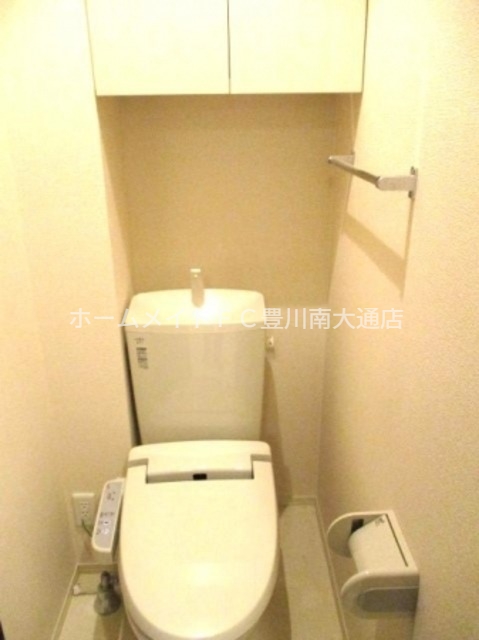 トイレ　同型別部屋写真（反転）