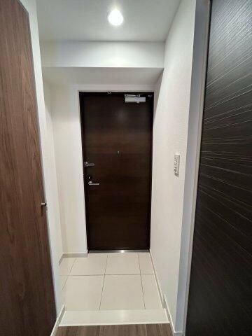 玄関　お部屋探しは株式会社　タウンハウジング　までお気軽にお問合…