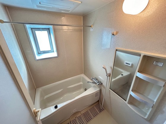 バス・シャワールーム　※別部屋の写真です