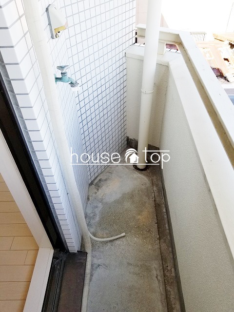 バルコニー　バルコニーには洗濯機も設置可能