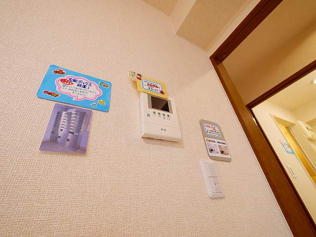 セキュリティ　お顔が見えるモニター付きインターホンで安心。