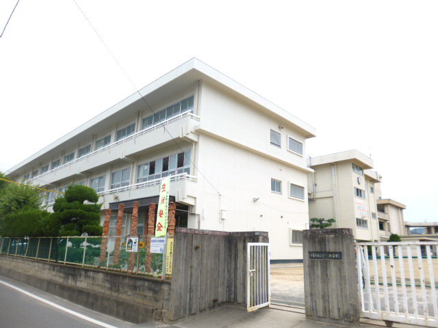 小学校　岡山市立宇野小学校（小学校）まで179m