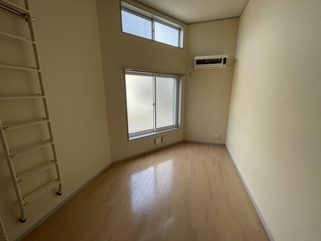 居室・リビング　別部屋参考写真です
