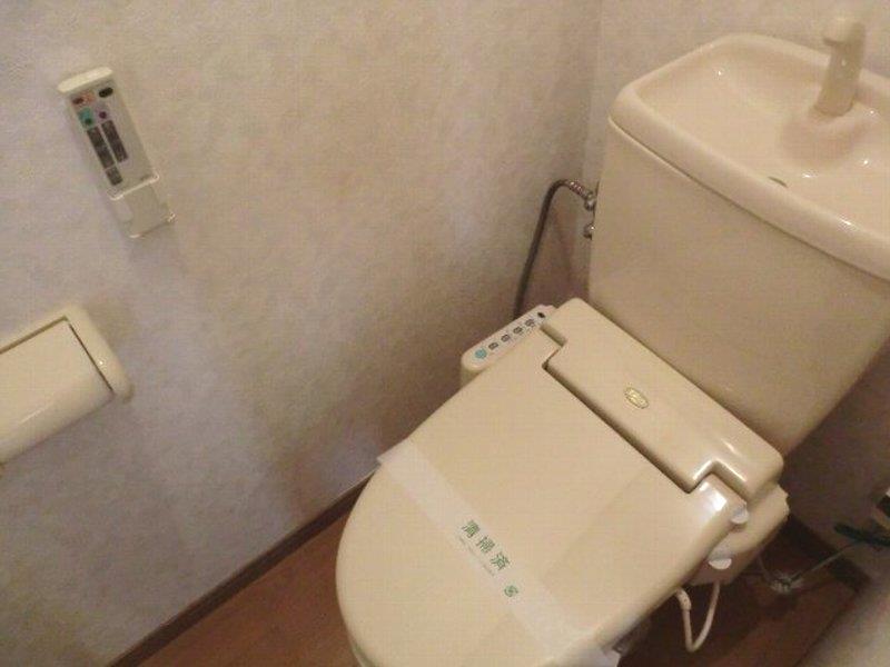 トイレ　ウォシュレット完備♪