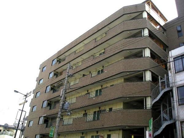 建物外観　駅・スーパー近の好立地！