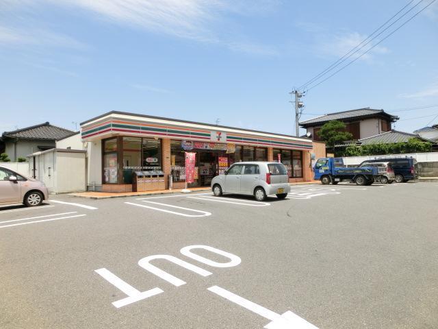 コンビニ　セブンイレブン（コンビニ）まで807m