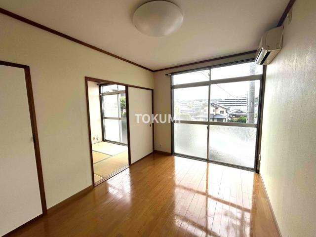 江本ハイツAの居間写真