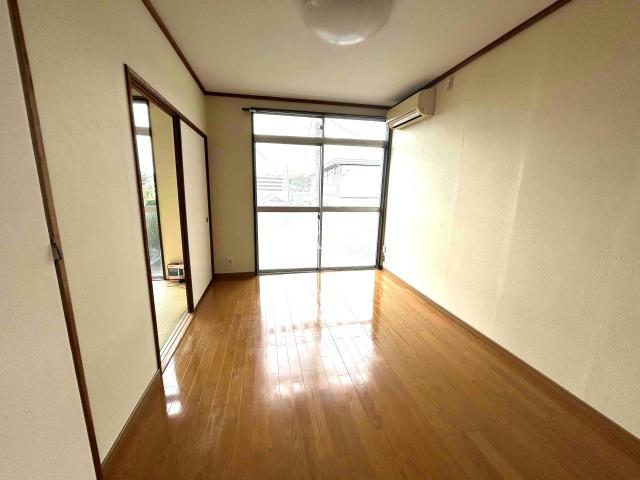 江本ハイツAの居間写真
