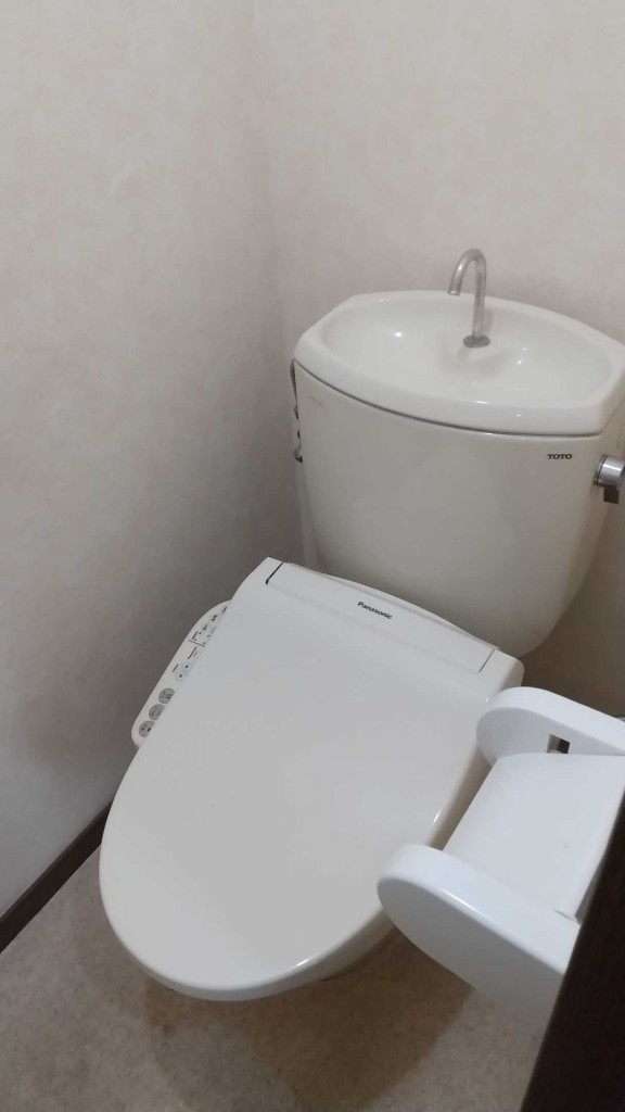 トイレ　※写真は別部屋を使用しています