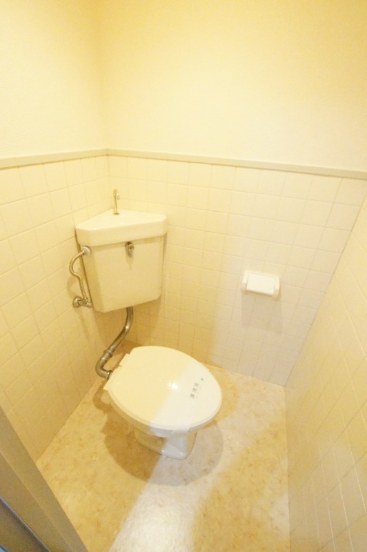 ＪＲ東海道本線 立花駅 徒歩19分 3階建 築38年のトイレ写真