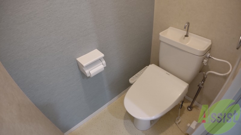 トイレ　温水洗浄便座付きのトイレは、使用しやすくうれしいですね。