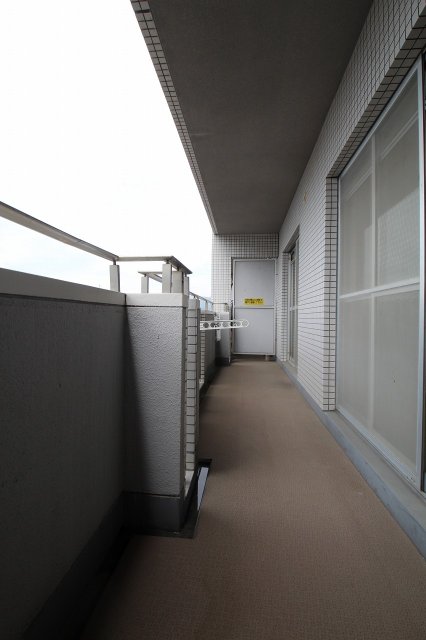 バルコニー　同物件別号室の写真です。