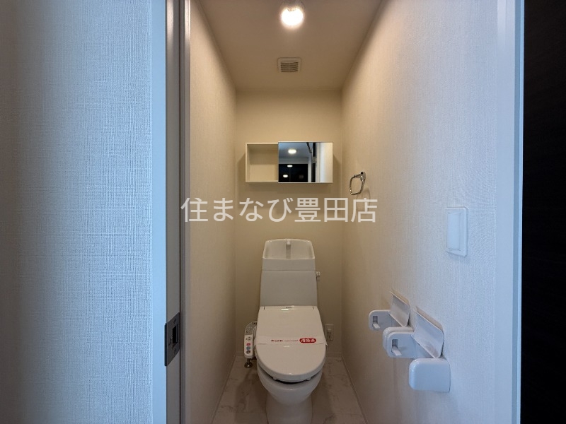 トイレ　同型完成モデル