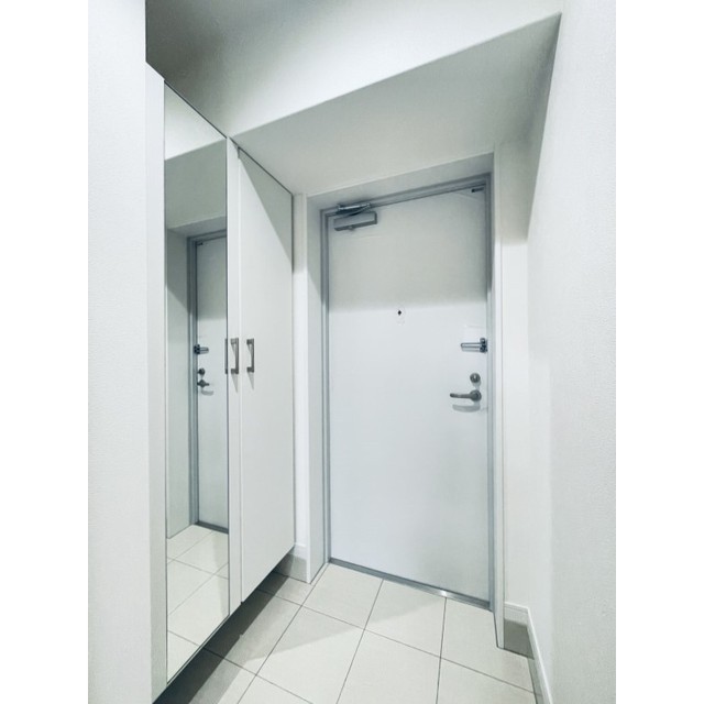 玄関　※別部屋写真、現況優先