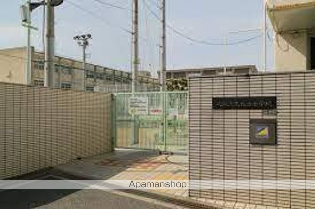 中学校　住吉中学校（中学校）まで525m