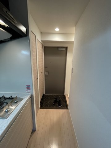 玄関　別部屋の写真になります。