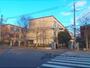 中学校　加茂川中学校（中学校）まで550m