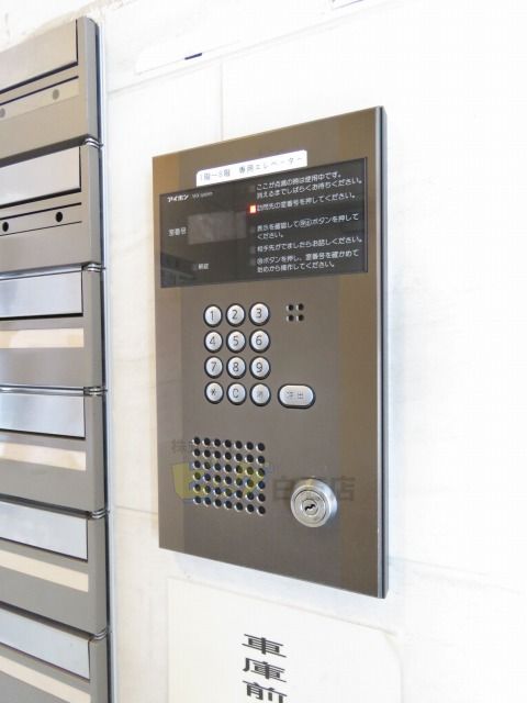 エントランス　人気のオートロック付きマンションです♪