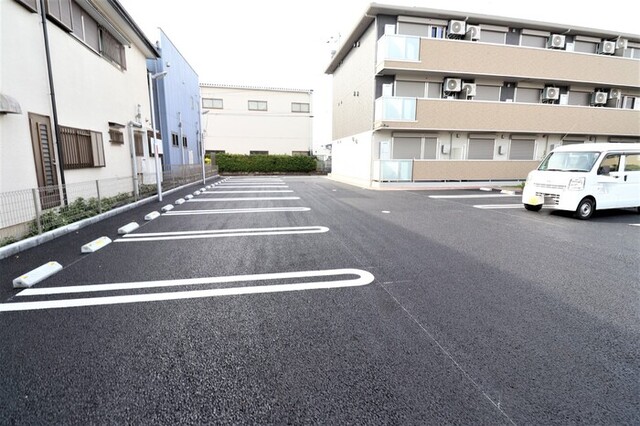 駐車場　駐車場