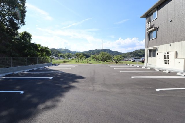 駐車場　駐車場