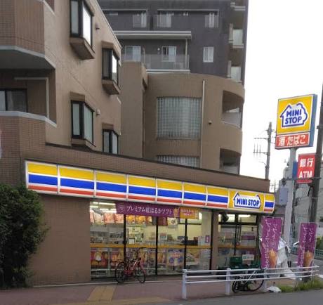 コンビニ　ミニストップ狛江和泉本町店（コンビニ）まで305m