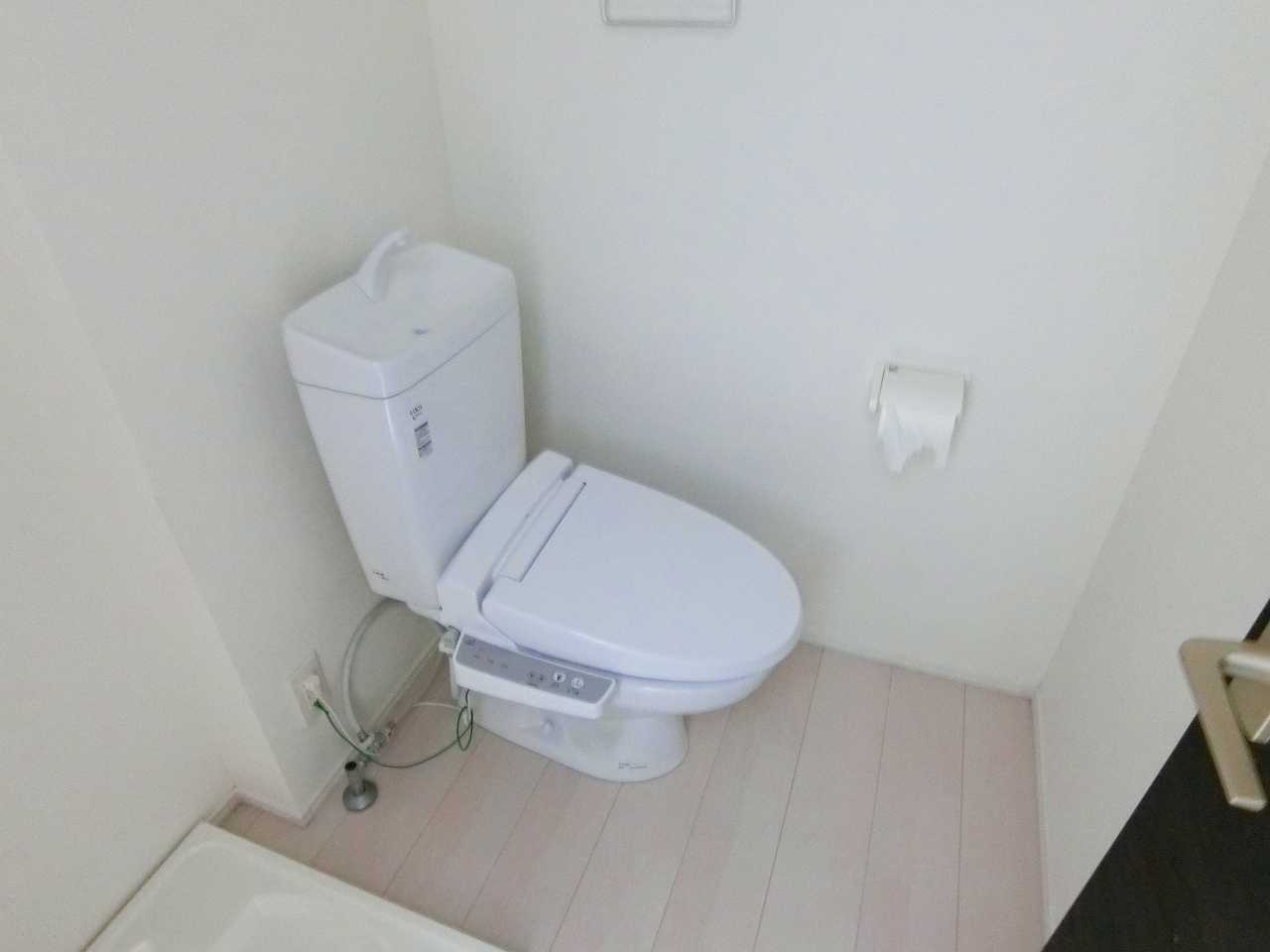 トイレ　※同物件、別部屋の写真です。