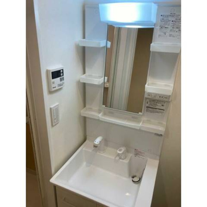 洗面設備　※同物件、別部屋の写真です。