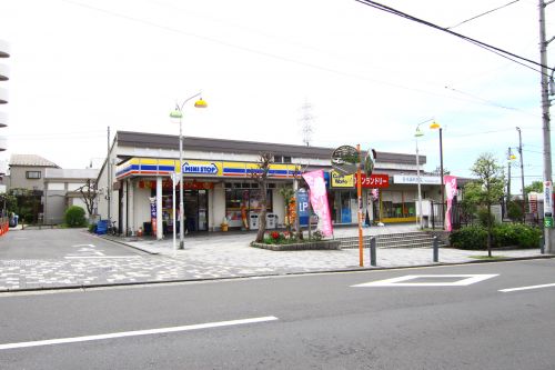 コンビニ　ミニストップサンヴァリエ日吉店（コンビニ）まで445m