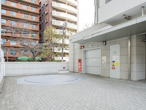 駐車場　駐車場　※2011年11月撮影