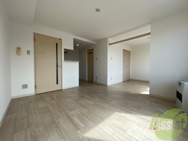 居室・リビング　広くてキレイなお部屋が広がっていて、充実した生活が送れそう。