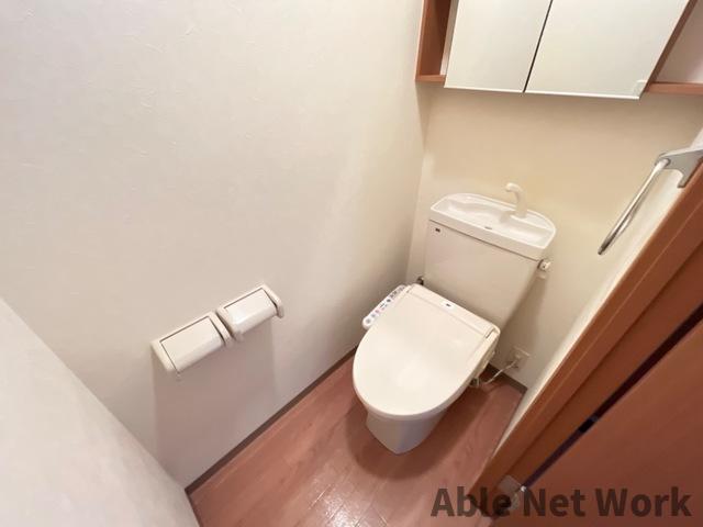 トイレ　温水洗浄便座