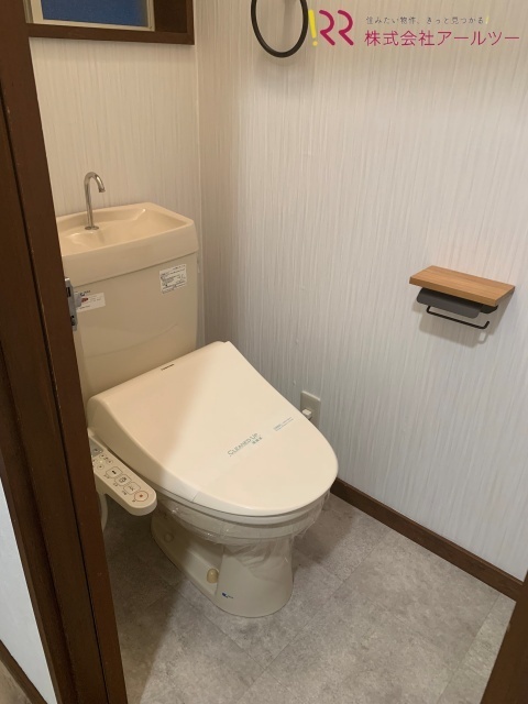 トイレ　ウォシュレット便座