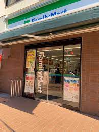 コンビニ　ファミリーマート 京都女子大学店（コンビニ）まで315m