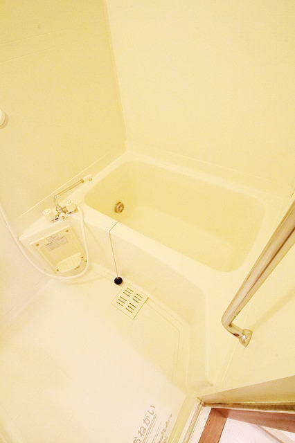 バス・シャワールーム　※写真は別号室のものですので現状優先とさせていただきます