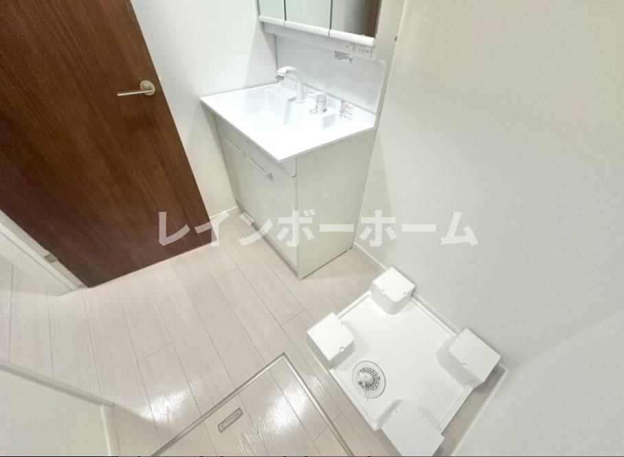 洗面設備　コンパクトで使いやすい洗面所