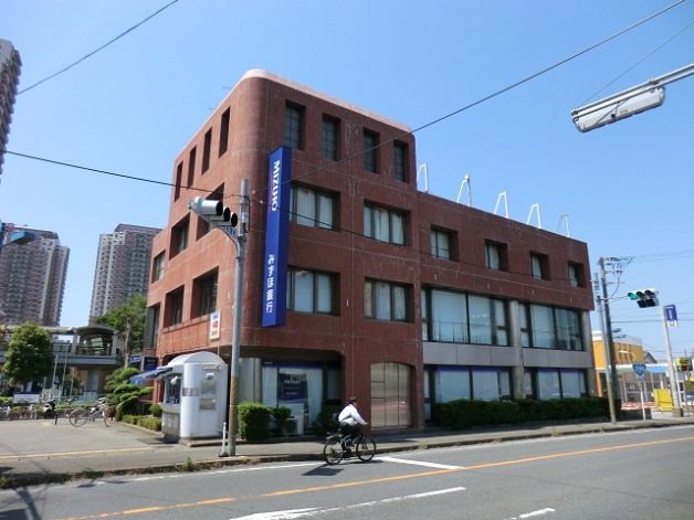 銀行　みずほ銀行ユーカリが丘支店（銀行）まで473m