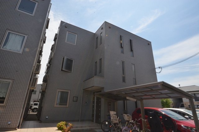 建物外観　安心のオートロック付き♪