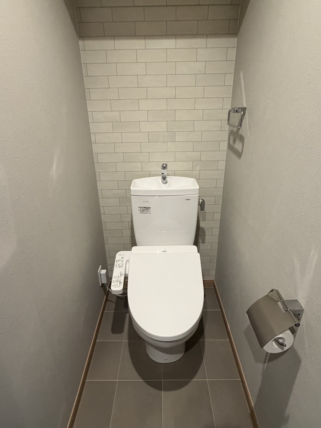 トイレ　※掲載写真は別室の参考写真です。