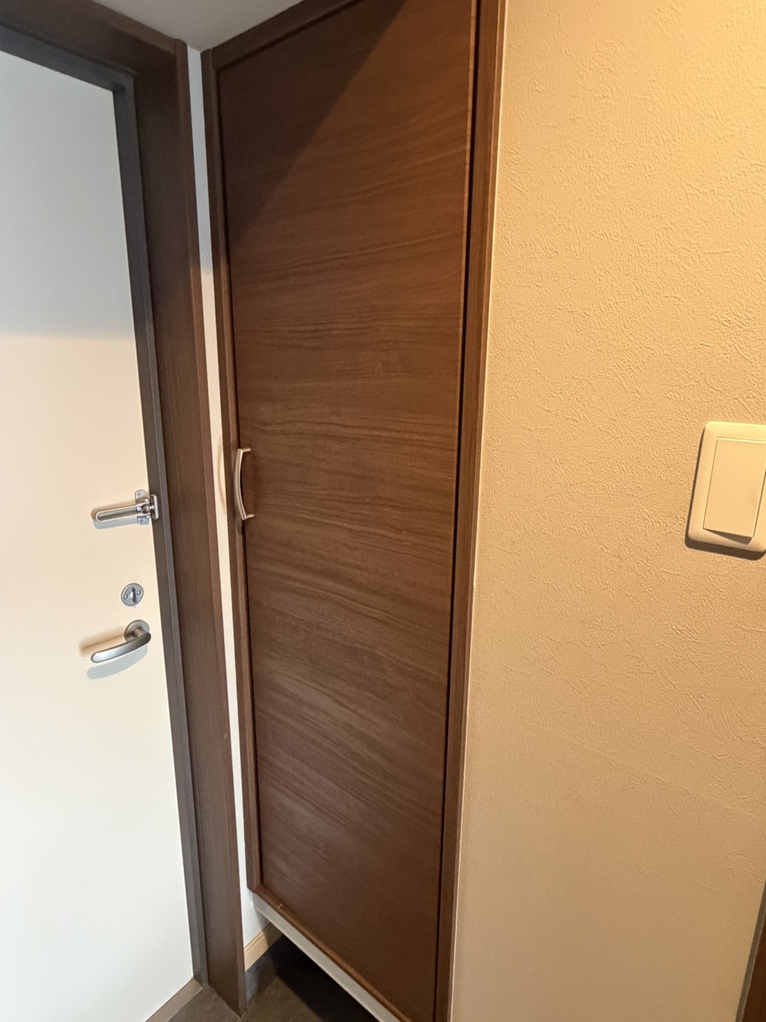 玄関　※掲載写真は別室の参考写真です。