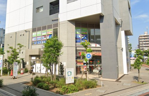 コンビニ　セブンイレブン（コンビニ）まで690m