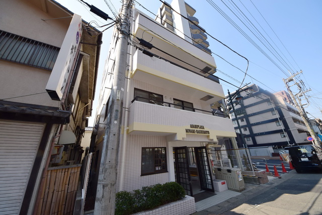 建物外観　～駅までなんと徒歩１分～