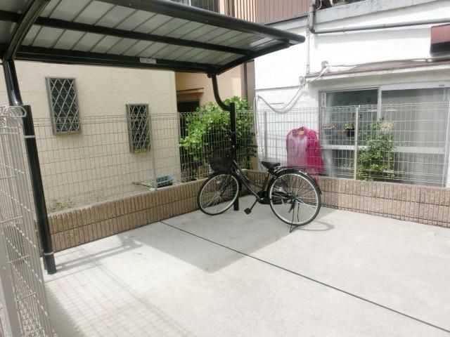 駐車場　駐輪場