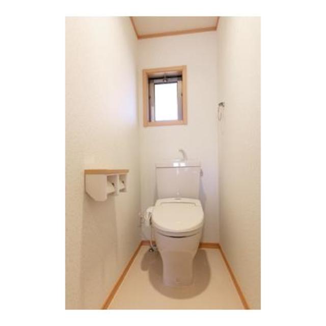 トイレ　※写真は同タイプ住戸です。