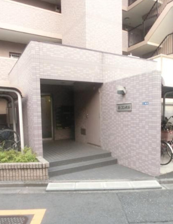 エントランス　清潔なエントランスです