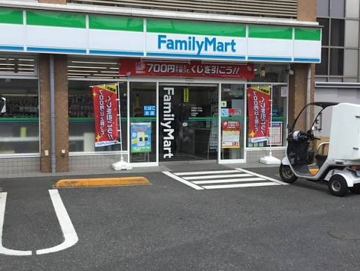 コンビニ　ファミリーマート 西亀有二丁目店（コンビニ）まで357m