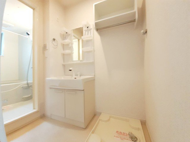 洗面設備　コンパクトで使いやすい洗面所