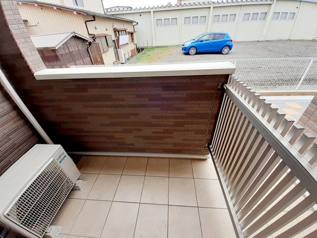 バルコニー　お洗濯にも便利なバルコニー付き