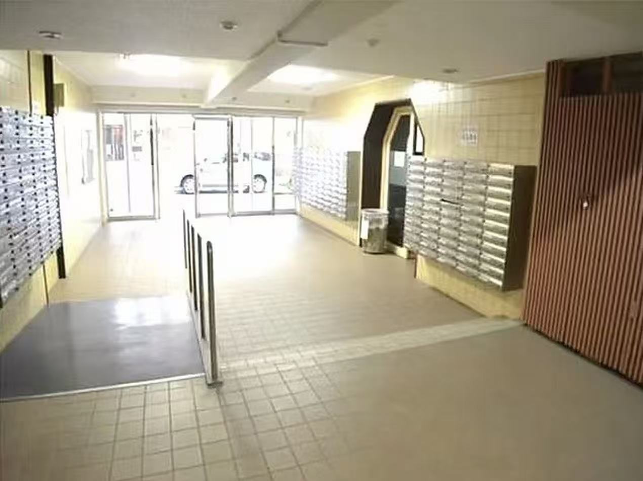 ロビー　電車線路図